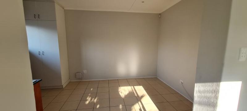 To Let 1 Bedroom Property for Rent in Strand Western Cape